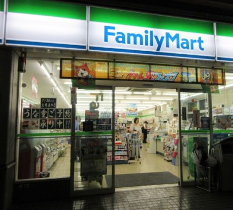 ファミリーマート 生田駅東店の画像