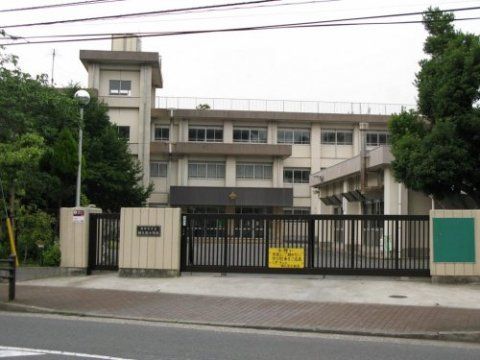横須賀市立鶴久保小学校の画像