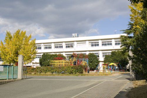 知多市立新知小学校の画像