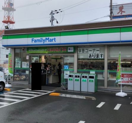 ファミリーマート和歌山築地店の画像