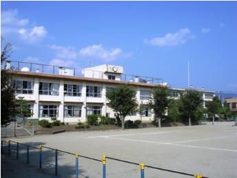 甲府市立貢川小学校の画像