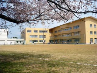 燕市立燕南小学校の画像