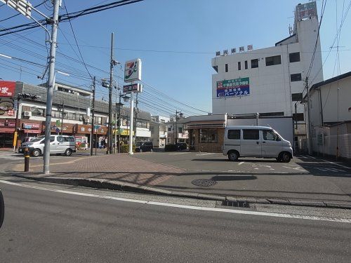 セブン-イレブン伊勢原駅前店の画像