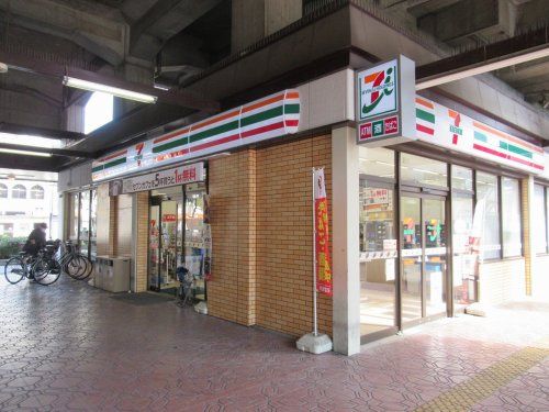 セブン-イレブン 近鉄河内永和駅前店の画像