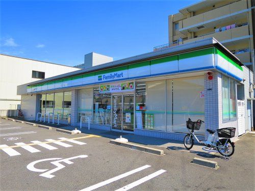 ファミリーマート東大阪森河内西店の画像