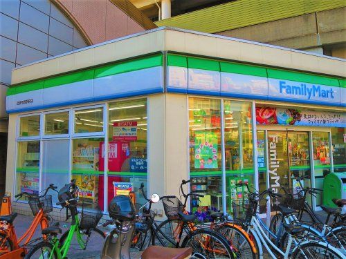 ファミリーマート近鉄布施駅前店の画像