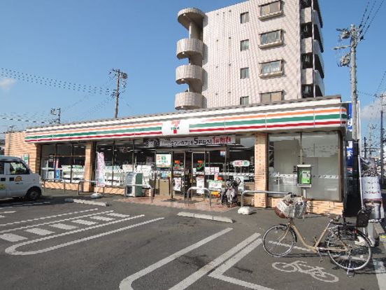 セブン-イレブン 坂戸泉町店の画像