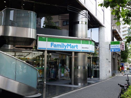 ファミリーマート四谷舟町店の画像