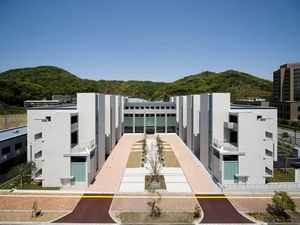 高知県立大学　池キャンパスの画像