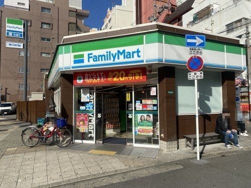 ファミリーマート 四つ橋なんば駅前店の画像