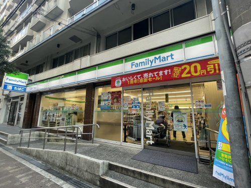 ファミリーマート 南堀江一丁目店の画像