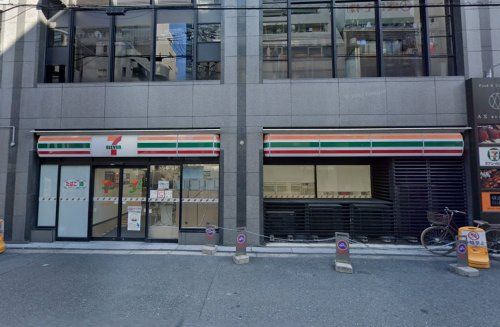 セブンイレブン 梅田曽根崎新地2丁目店の画像