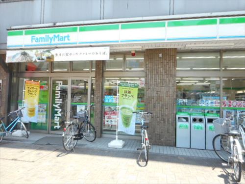 ファミリーマート本川越駅前店の画像