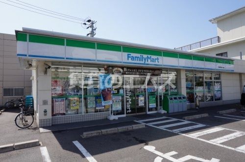 ファミリーマート博多駅南四丁目店の画像