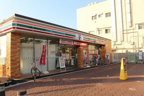 セブン-イレブン 下丸子三丁目店の画像