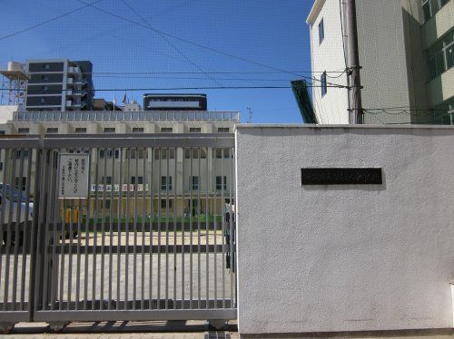 大阪市立 堀江中学校の画像