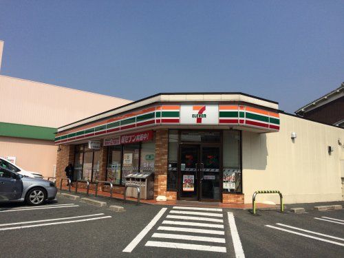 セブン-イレブン 奈良高畑町店の画像