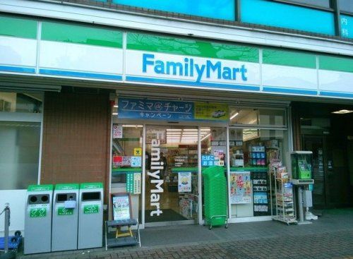 ファミリーマート昭島駅前店の画像