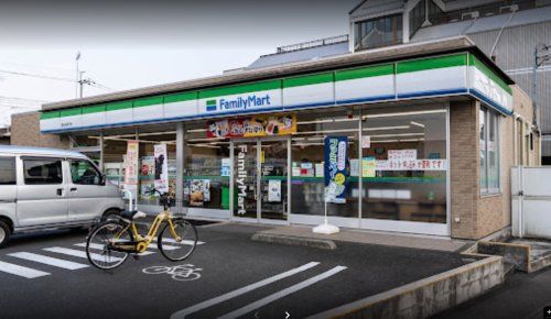 ファミリーマート福生加美平店の画像