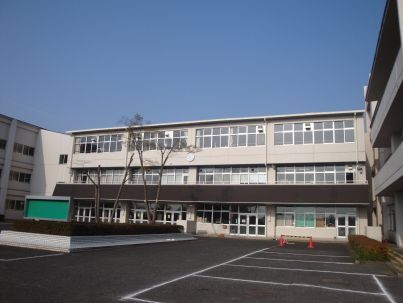 日の出町立平井中学校の画像