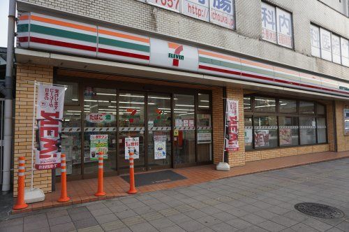 セブンイレブン横浜上反町店の画像