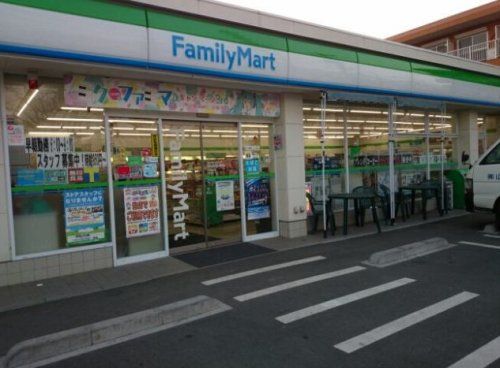ファミリーマート羽村富士見公園前店の画像