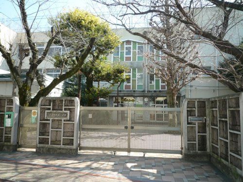 大田区立調布大塚小学校の画像