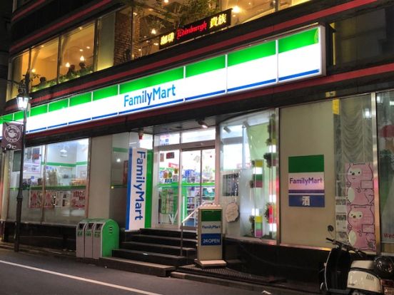 ファミリーマート 柴崎千駄ケ谷店の画像