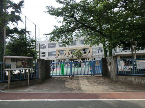 品川区立芳水小学校の画像