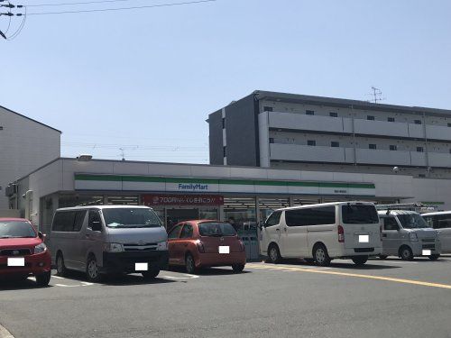 ファミリーマート箕面小野原東店の画像