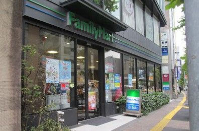 ファミリーマート広尾駅前店の画像