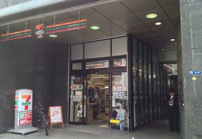 セブン-イレブン北青山青山通り店の画像