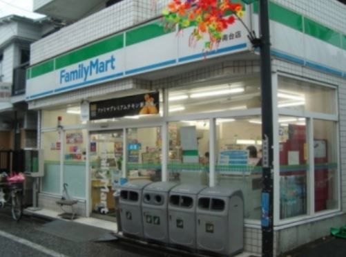 ファミリーマート中野弥生町一丁目店の画像