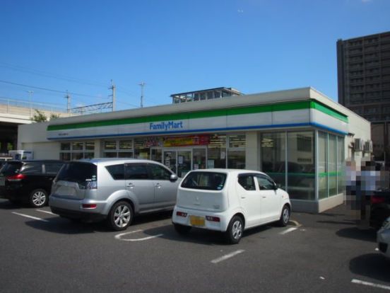 ファミリーマート千葉みなと駅南口店の画像