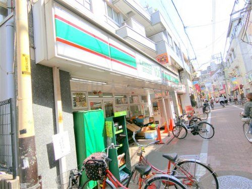 ローソンストア100 糀谷駅前店の画像