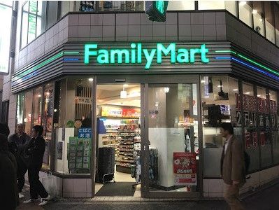 ファミリーマート 新橋駅西店の画像