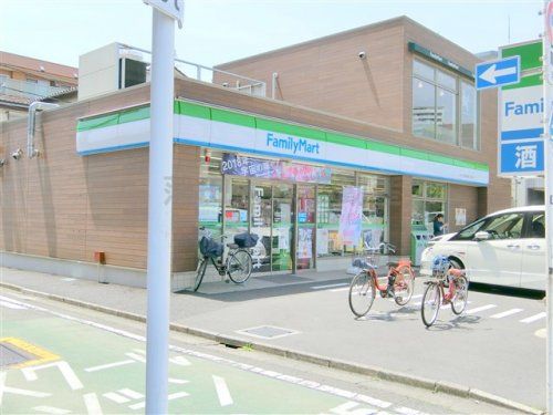 ファミリーマートタケウチ萩中環八通り店の画像