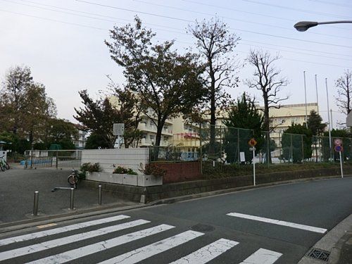 瀬戸ヶ谷小学校の画像