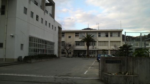 徳島市立 八万中学校の画像