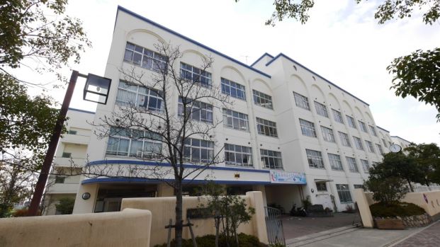 本山中学校。の画像