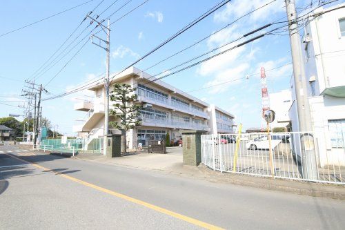 白岡市立菁莪小学校（白岡市上下野）の画像