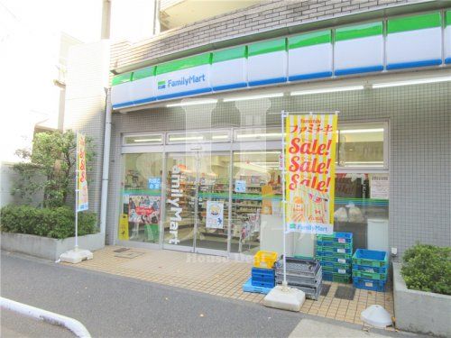 ファミリーマート板橋駅桜通り店の画像