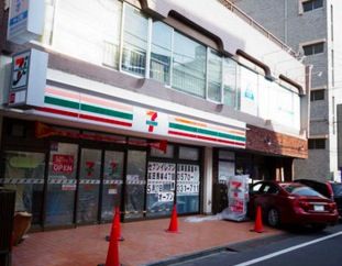 セブン-イレブン新宿高田馬場１の南店の画像