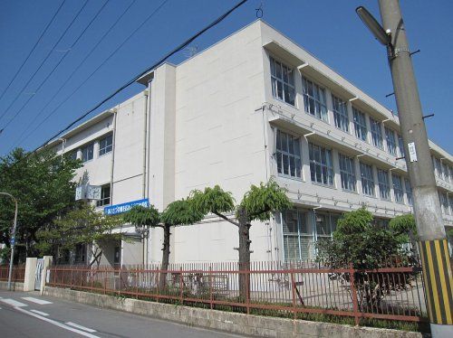 堺市立三国丘中学校の画像