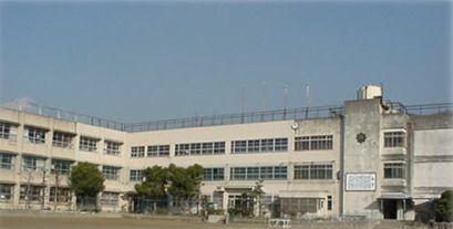 東大阪市立孔舎衙小学校の画像