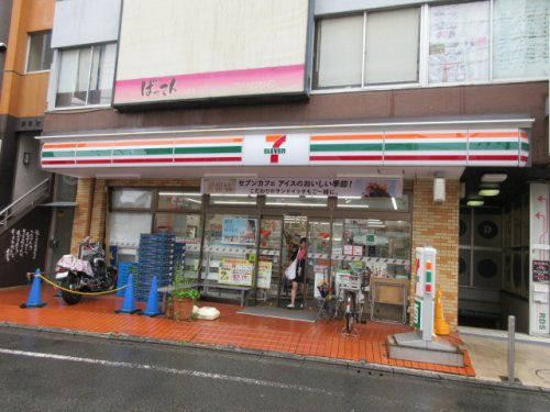 セブン-イレブン越谷蒲生愛宕町店の画像