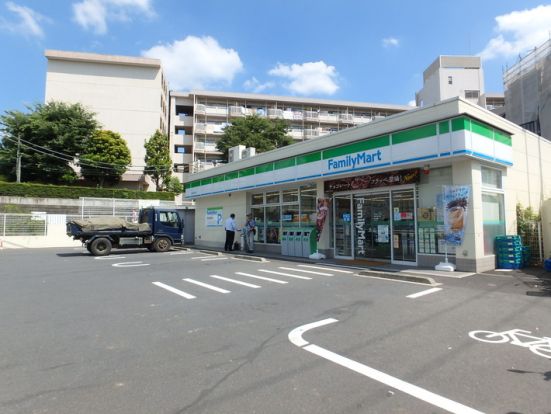 ファミリーマート津田山駅北店の画像