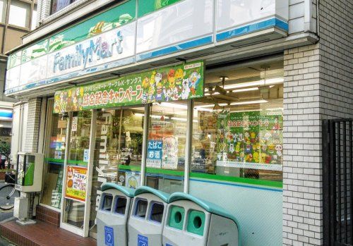 ファミリーマート横浜鶴屋町店の画像