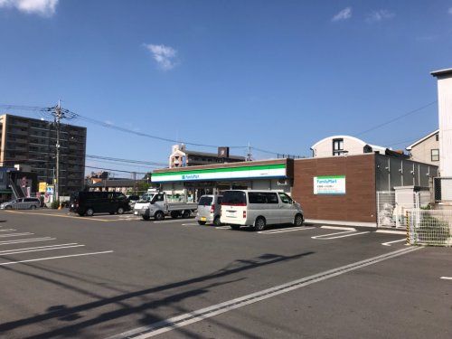 ファミリーマート四條畷中野店の画像