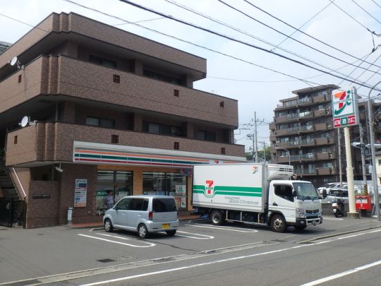 セブンイレブン横浜荏田町店の画像